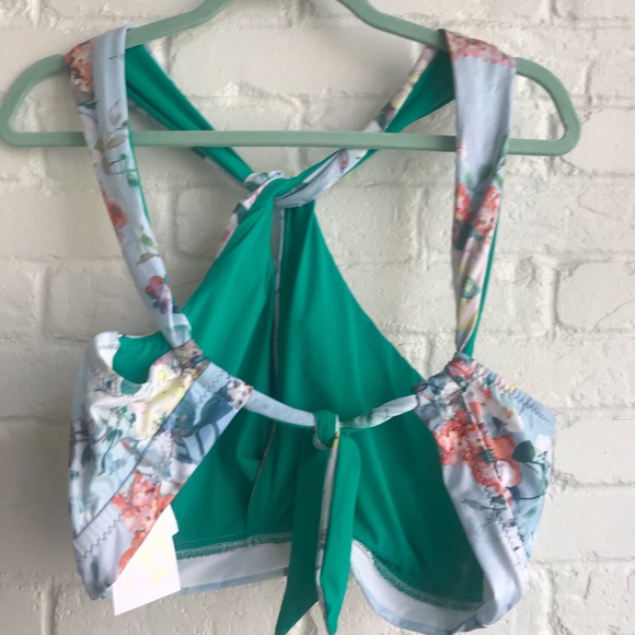 NWT Becca Virtue Plus Size Bikini Swimsuit Top - Picture 4 of 10